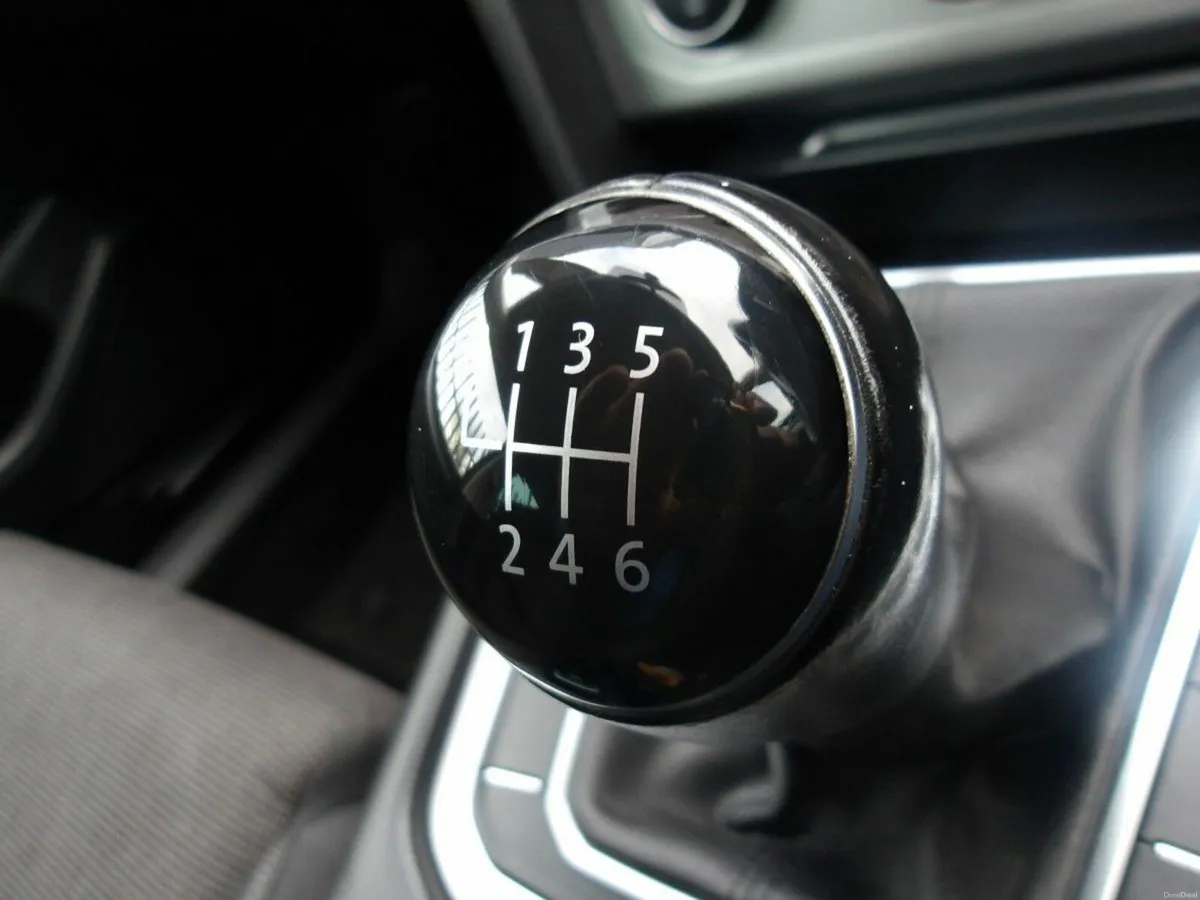 Volkswagen Passat EST SE Business 1.6TDI BMT 6SPEE - Image 4