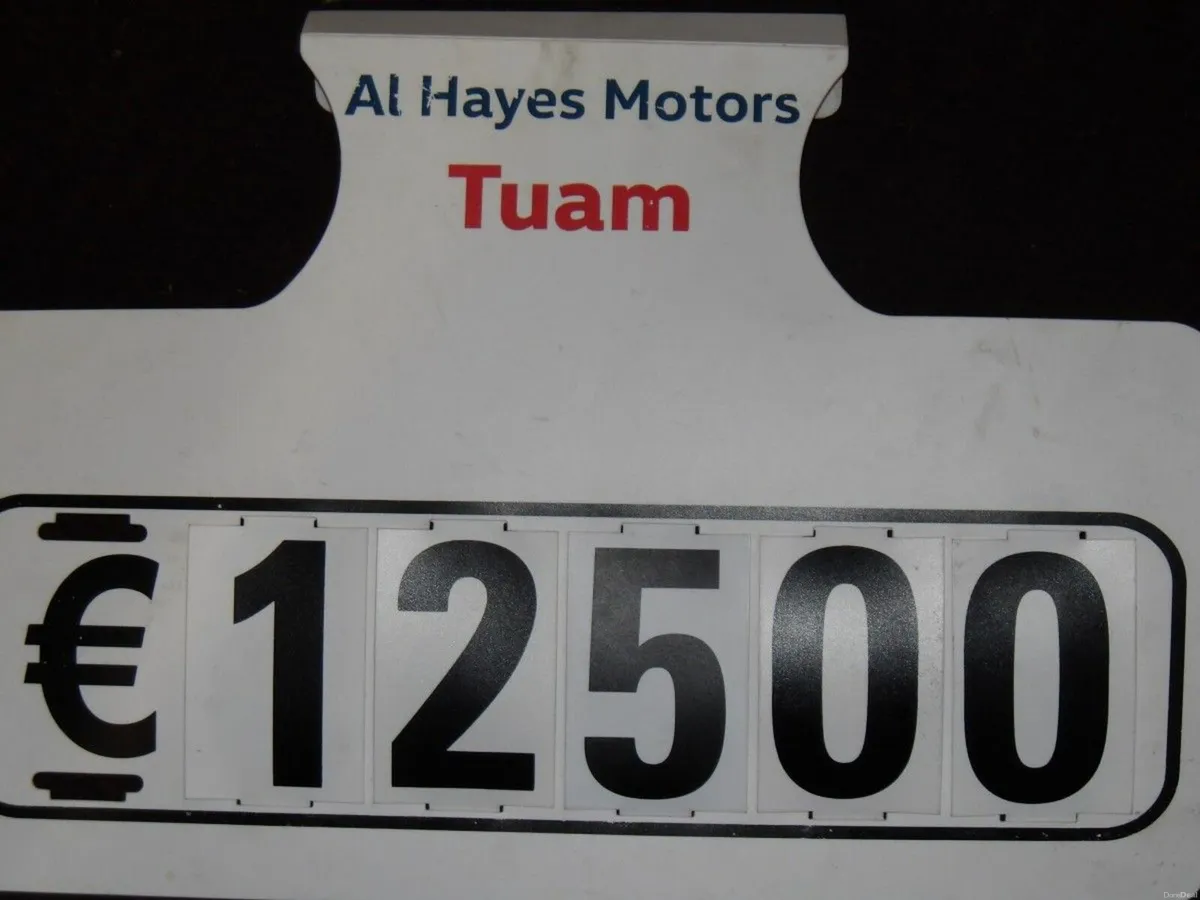 Volvo V40 D2 (120hp) SE + Leather - Image 3