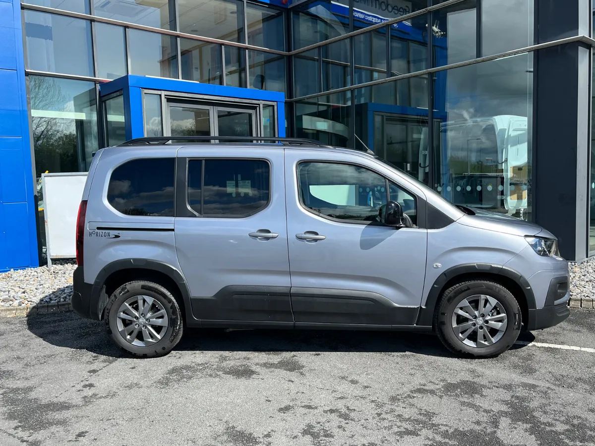 2023 Peugeot Rifter Wheelchair Accessible - Image 4