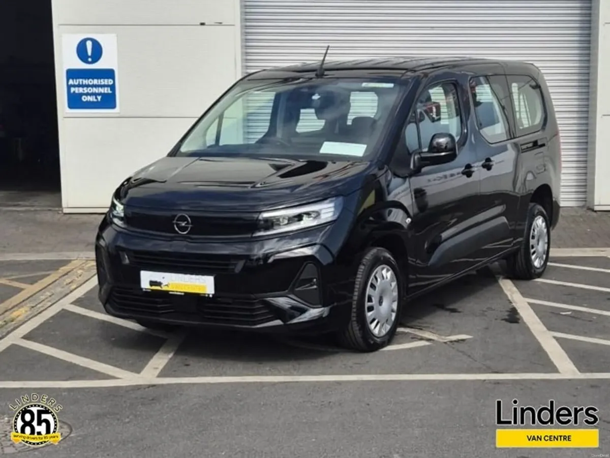 Opel Combo AUTO 7 SEAT WAV TAXI - Image 2