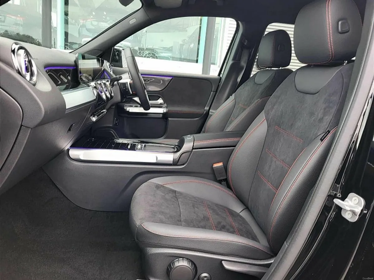 Mercedes-Benz GLB GLB200d AMG LINE PLUS AUTO *(7 S - Image 6