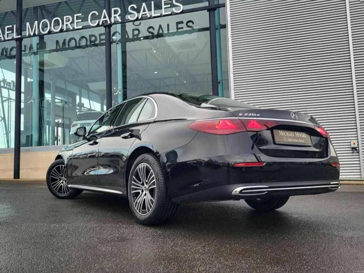 Mercedes-Benz E-Class E220d EXCLUSIVE AUTO - Image 3