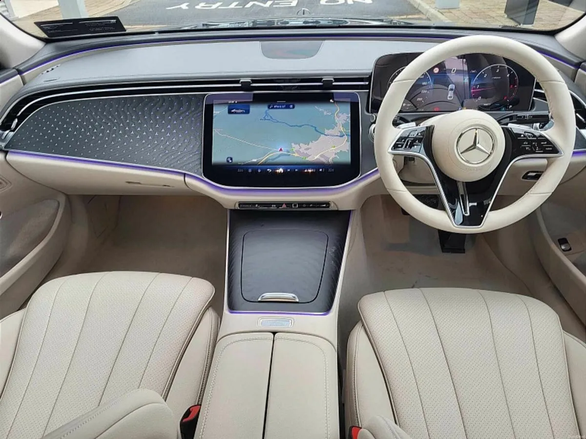 Mercedes-Benz E-Class E220d EXCLUSIVE AUTO - Image 4
