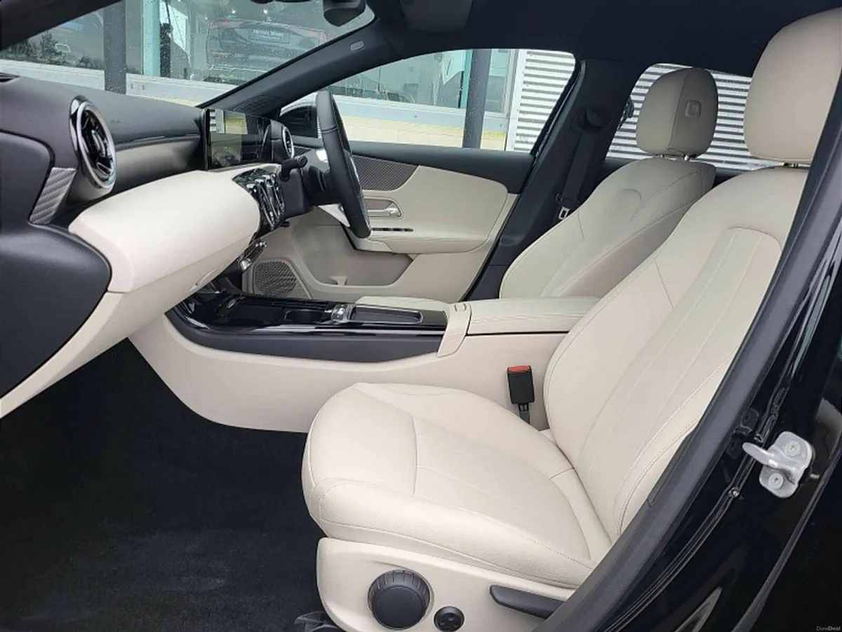 Mercedes-Benz A-Class A180d PROGRESSIVE AUTO *(NIG - Image 6