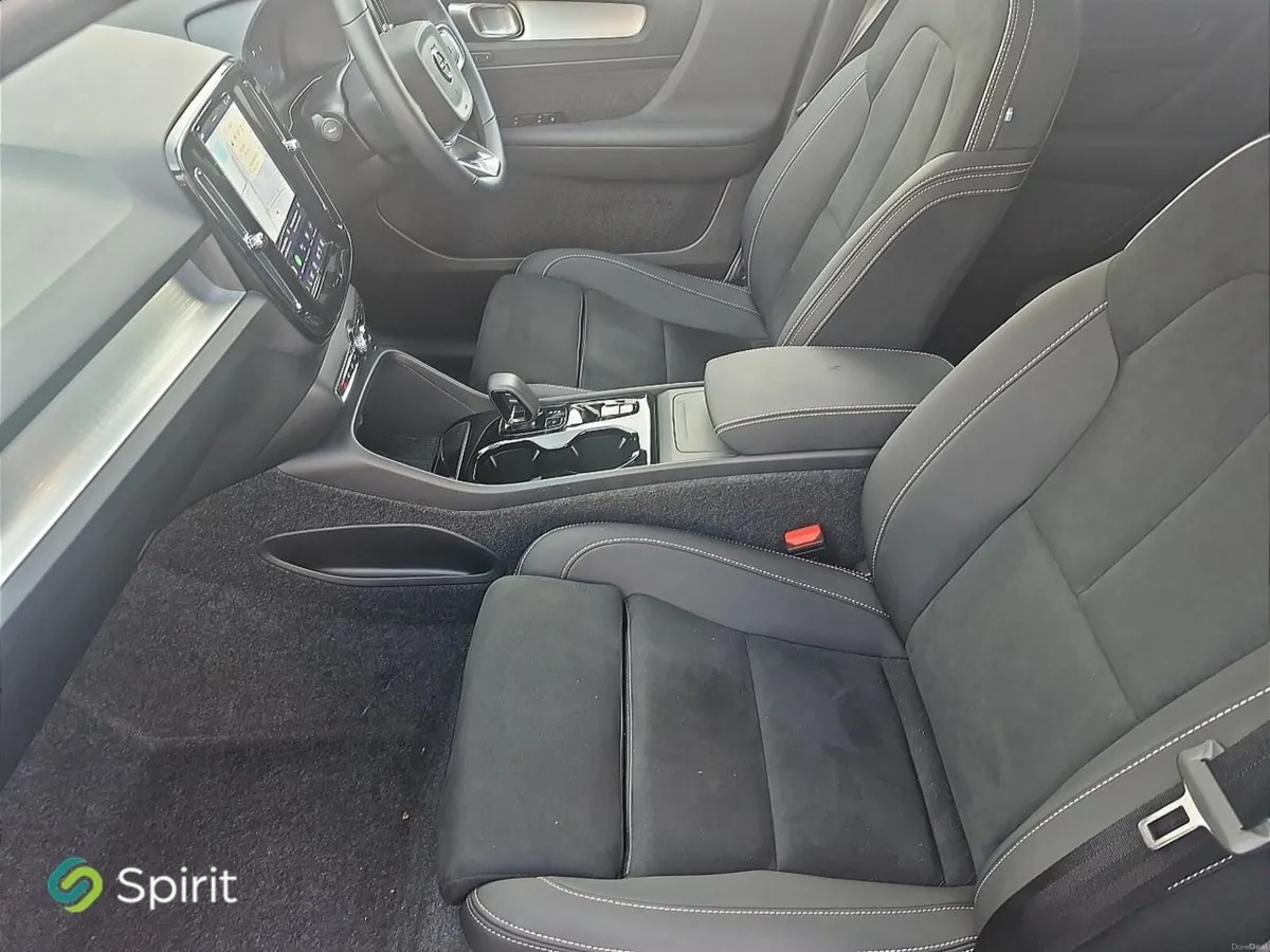 Volvo XC40 "Test Drive" The new XC40 Petrol 160HP - Image 3
