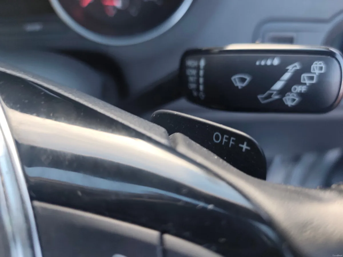 Volkswagen Polo 1.2 auto tiny km  high spec 2014 - Image 3