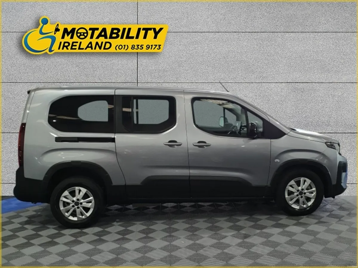 Peugeot Rifter LWB Wheelchair Accessible Taxi - Image 5