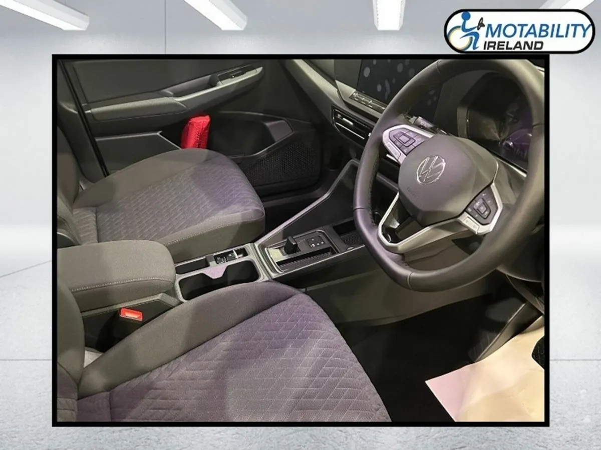 Volkswagen Caddy Maxi Life Wheelchair Accessible T - Image 5