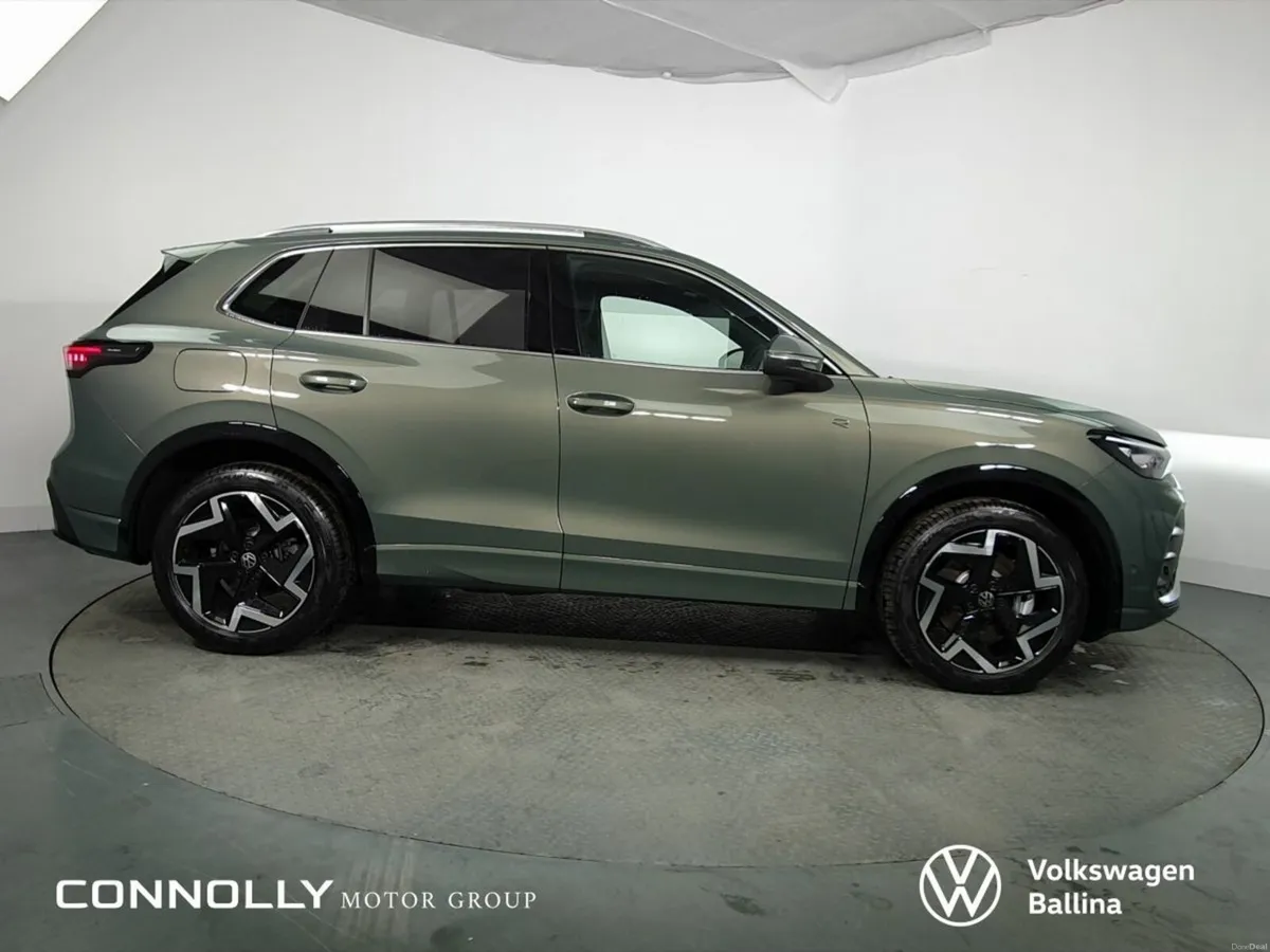 Volkswagen Tiguan R-LINE AUTO - HIGH SPEC - Image 4