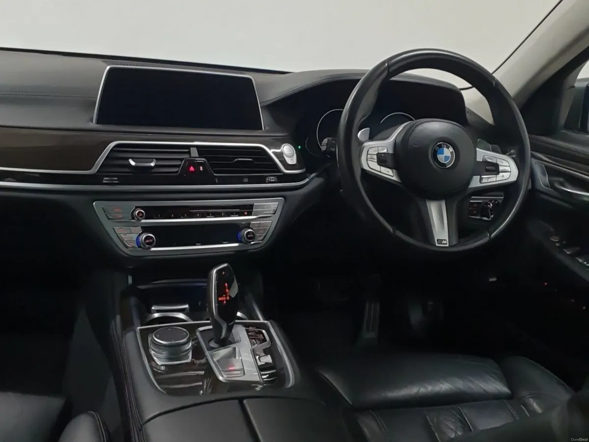 BMW 7-Series 740D xDrive M SPORT 4DR Auto - Image 4