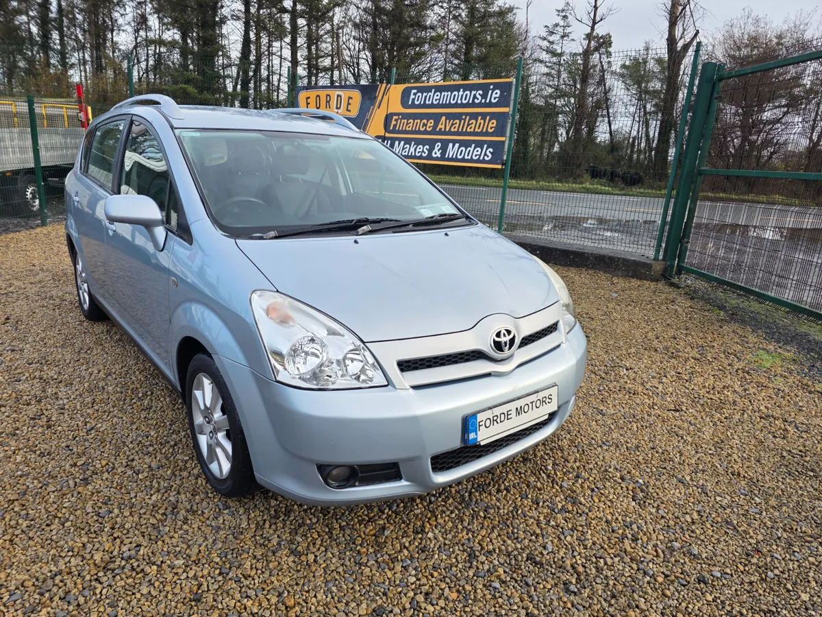 Toyota Corolla  Verso 7 seater 2007 - Image 1