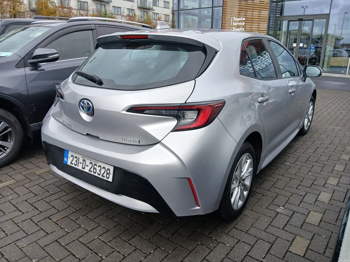 Toyota Corolla hybrid  automatic 2023 - Image 4