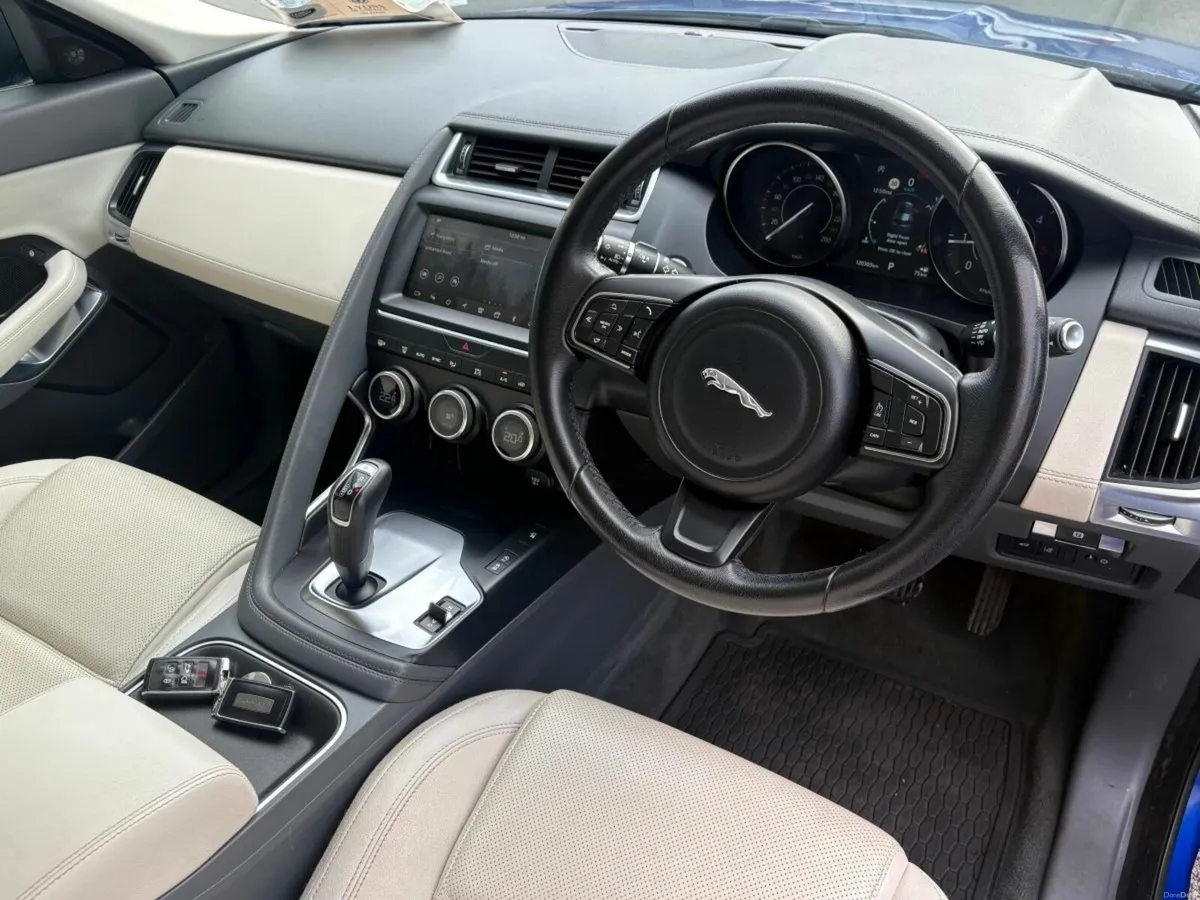 Jaguar E-Pace Automatic // Leather // All Wheel dr - Image 4