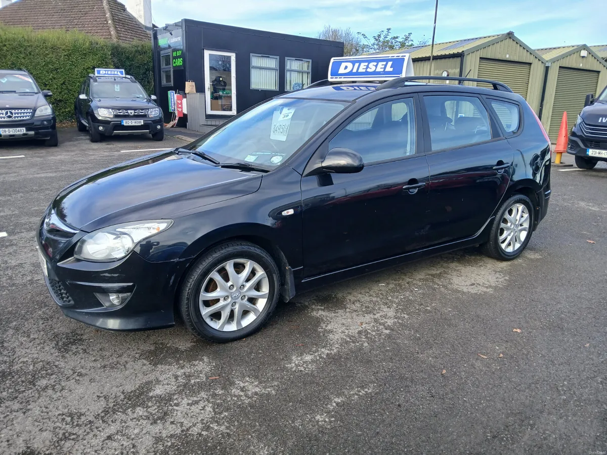 Hyundai i30 2010 diesel  5dr low mileage - Image 2