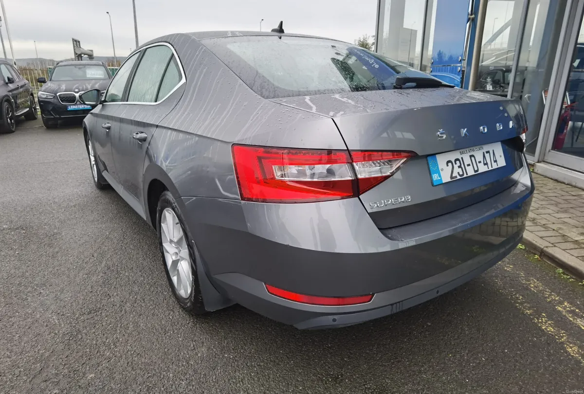 SKODA SUPERB 2.0TDI AMBITION AUTOMATIC 150BHP - Image 6