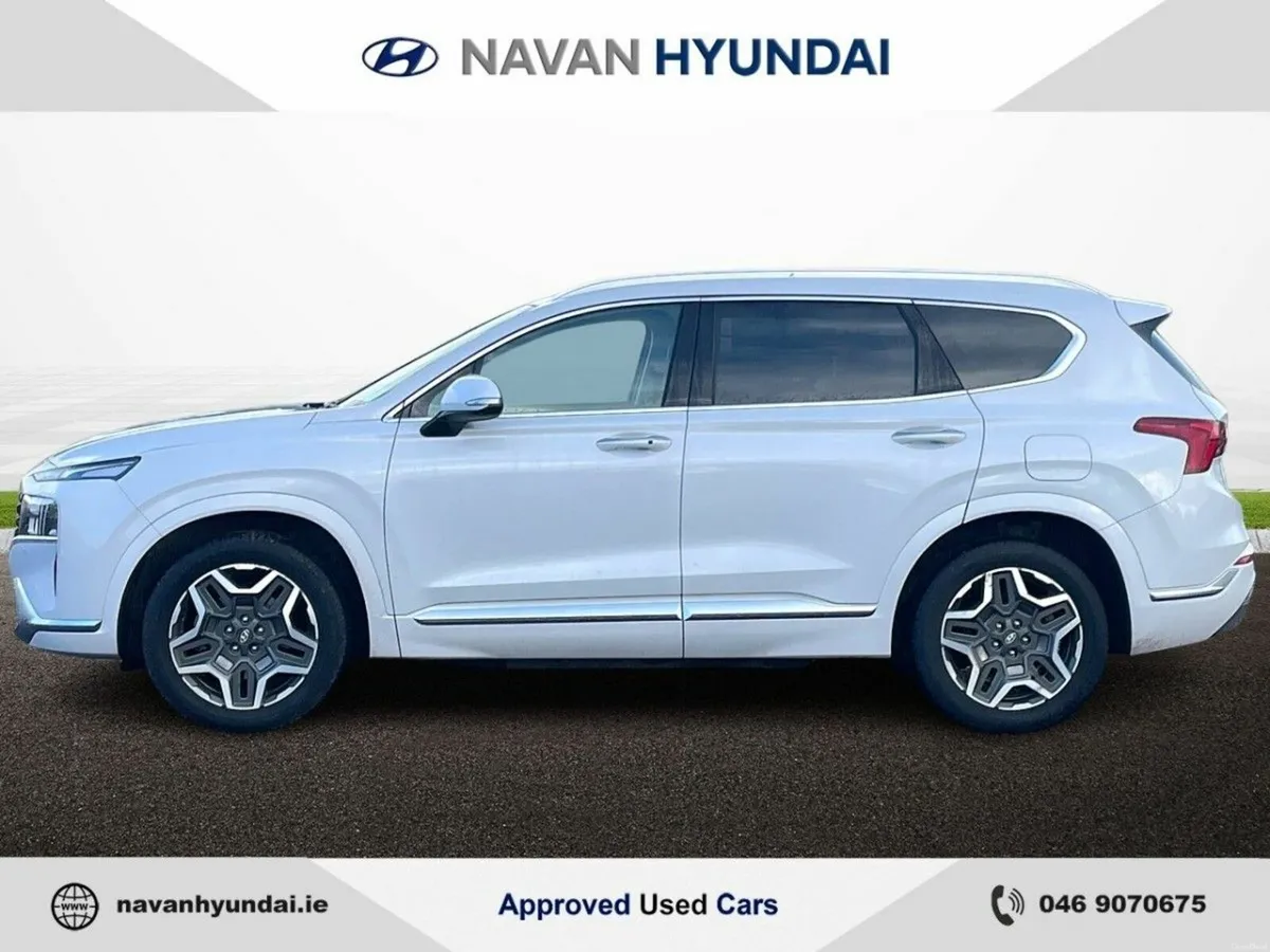 Hyundai Santa Fe 1.6 PHEV 4WD Executive Plus Auto - Image 4