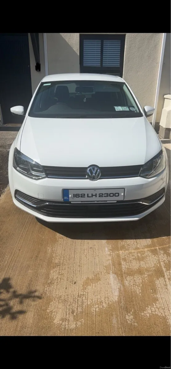 Automatic Volkswagen Polo - Image 1