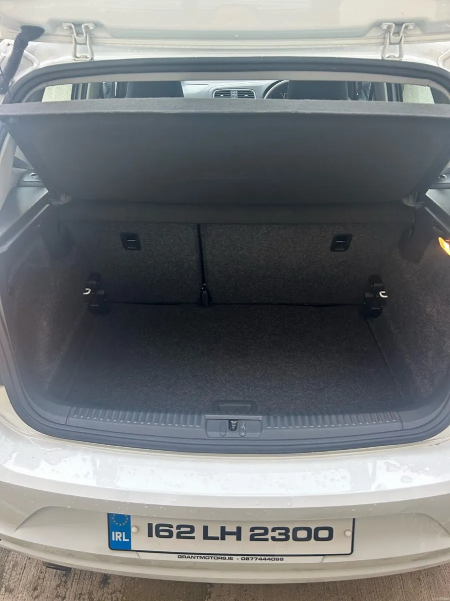 Automatic Volkswagen Polo - Image 4