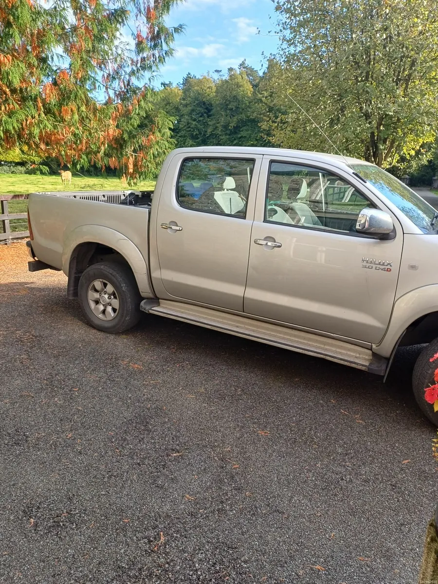 Toyota Hilux 2009 - Image 2