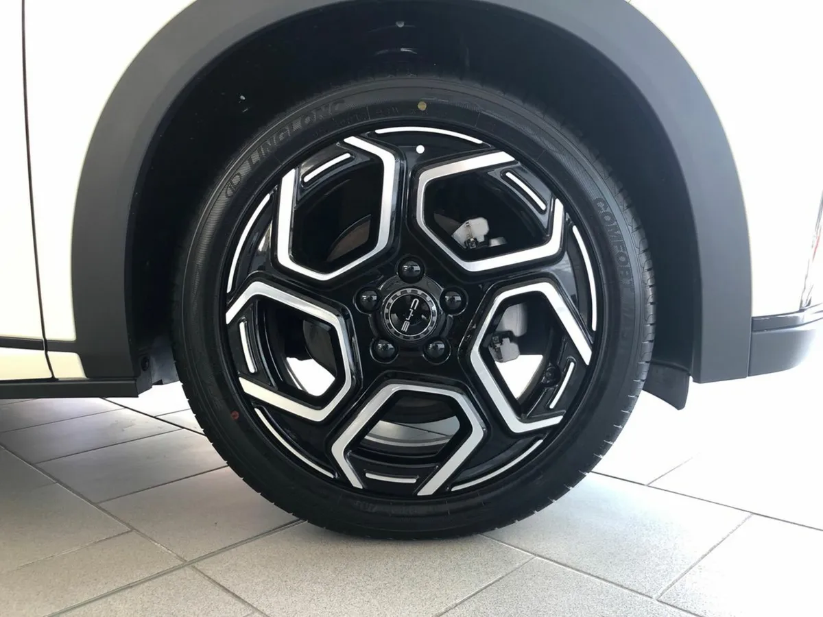 BYD DOLPHIN Comfort (60kWh, 204PS) Adaptive & Inte - Image 5
