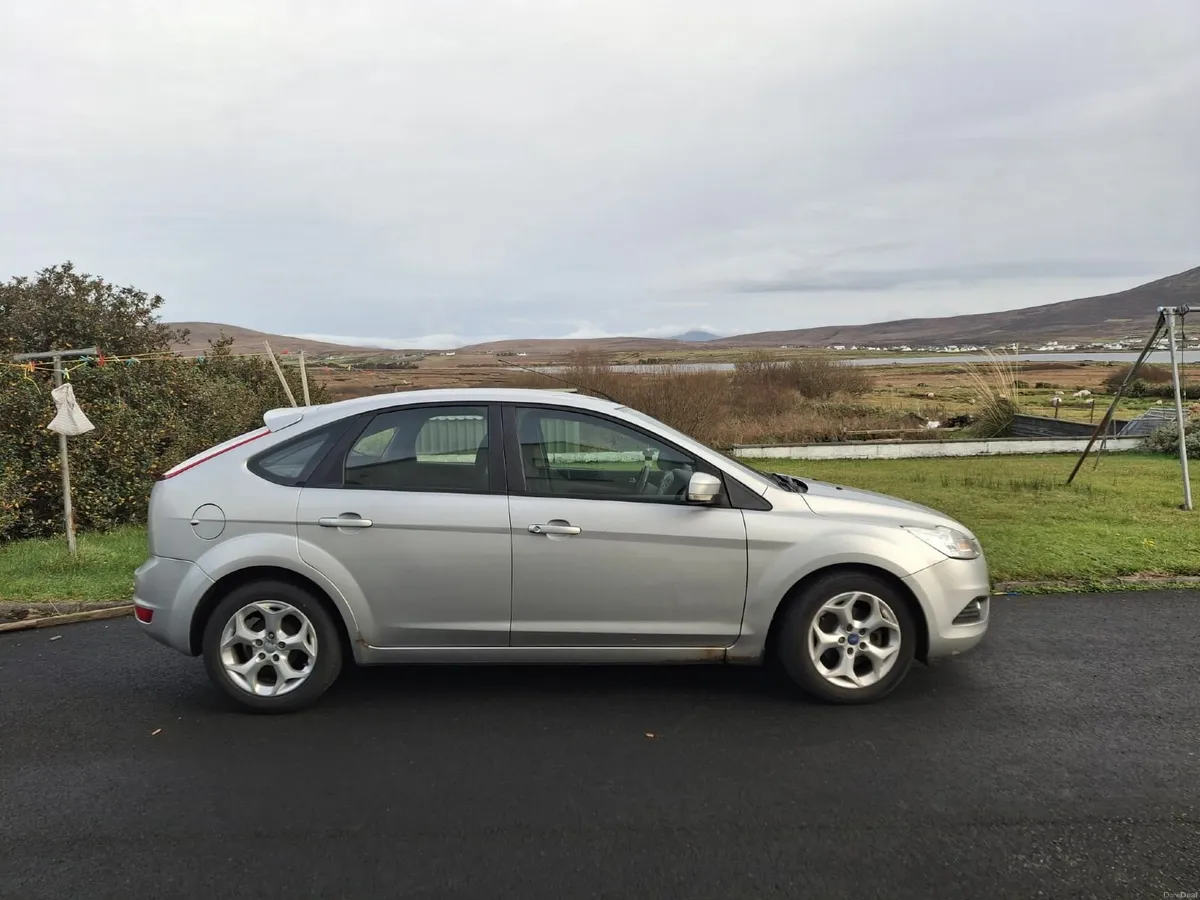 Ford Focus 2011 - Image 3