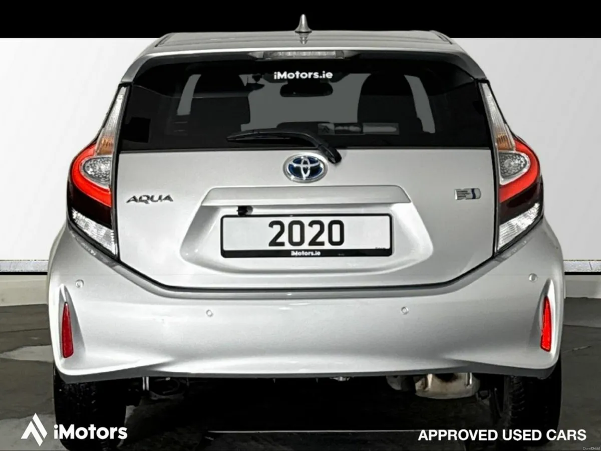 Toyota Aqua HYBRID AUTOMATIC - Image 4