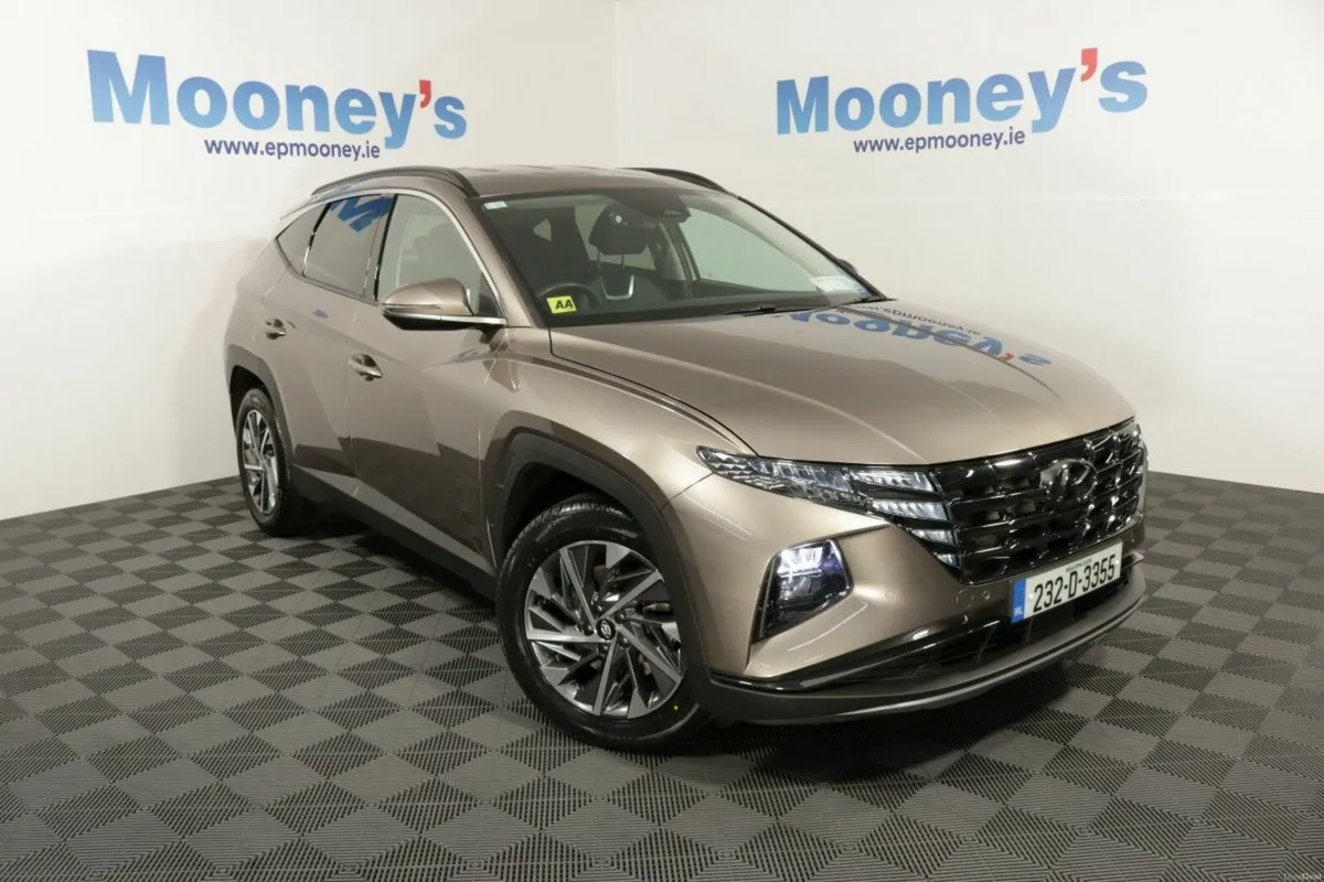 Hyundai Tucson DIESEL 1.6L EXECUTIVE PLUS SUV - Image 1