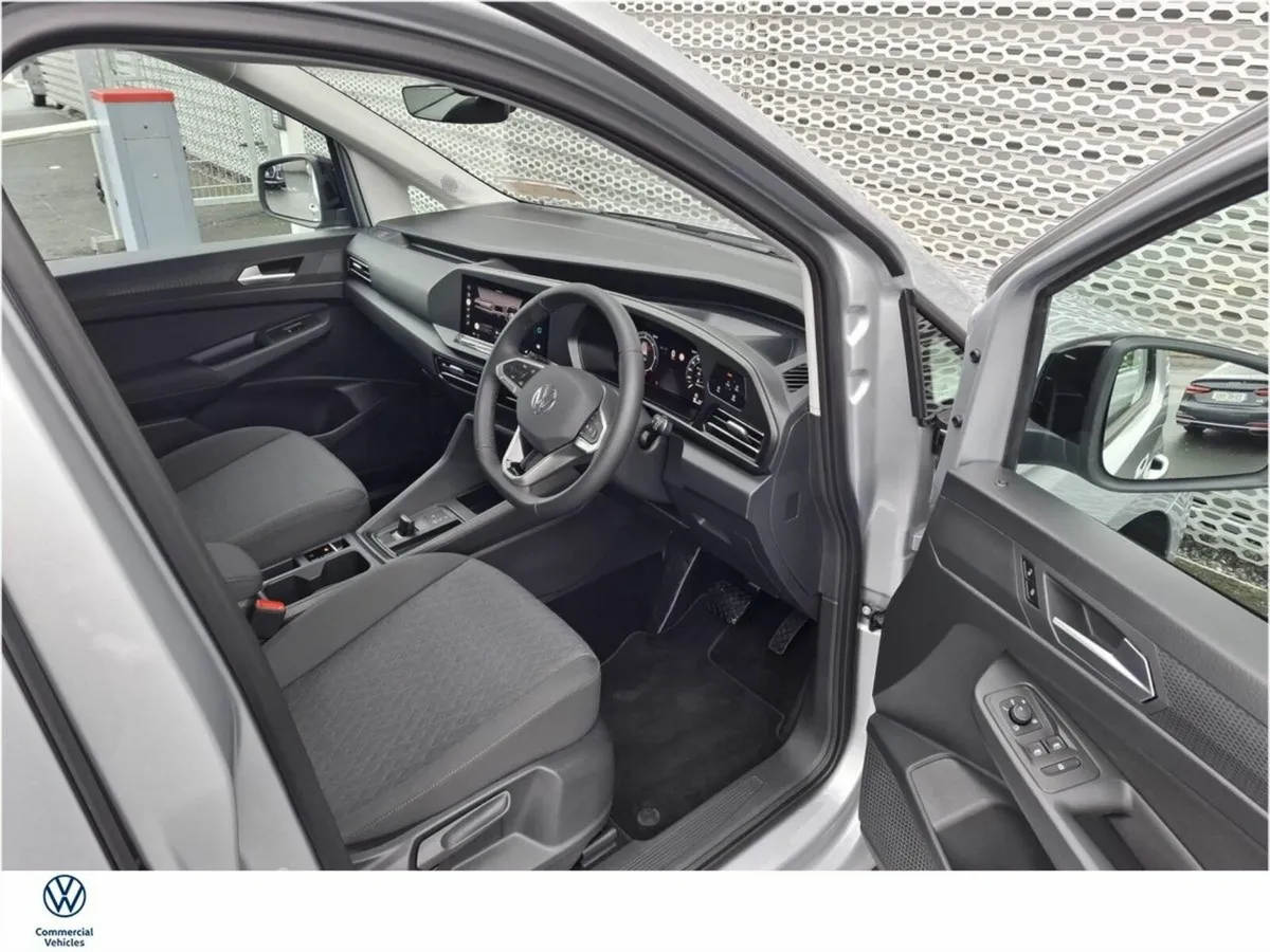 Volkswagen Caddy Maxi Life 7 SEAT 122HP DSG AUTOMA - Image 2
