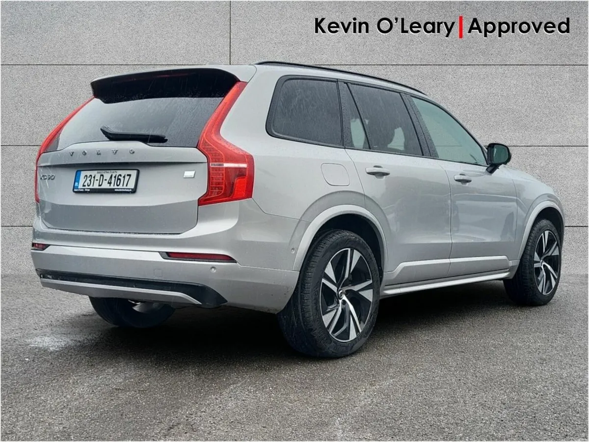 Volvo XC90 T8 PHEV Plus (Dark Theme) AWD - Image 3