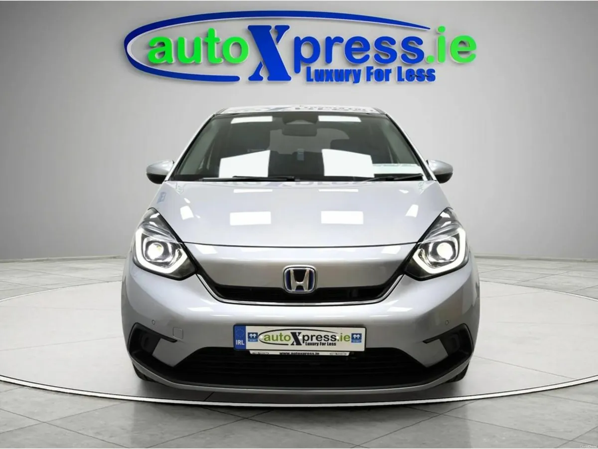 Honda Fit 1.5 Hybrid Automatic, Reversing camera - Image 3