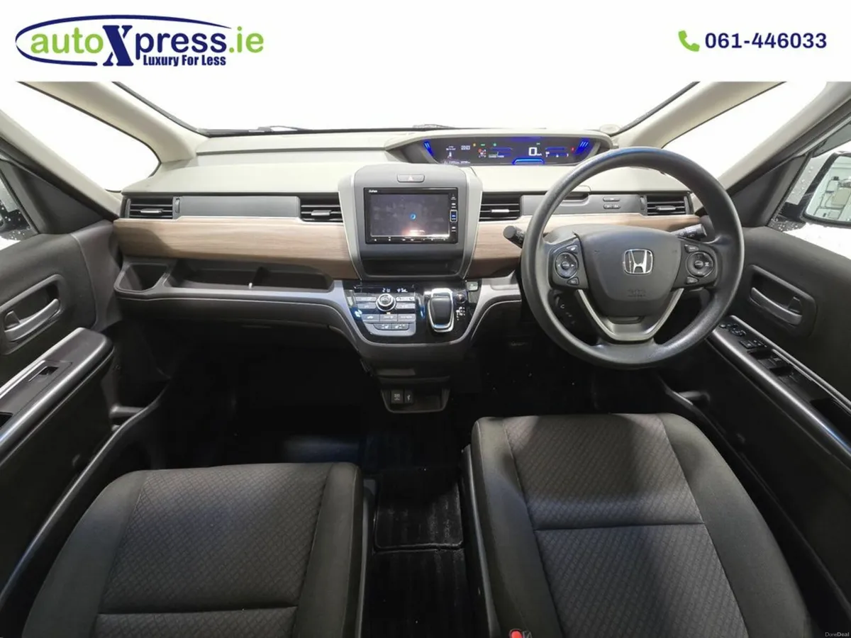 Honda Freed HYBRID G Automatic, 7 Seat Reversing c - Image 4