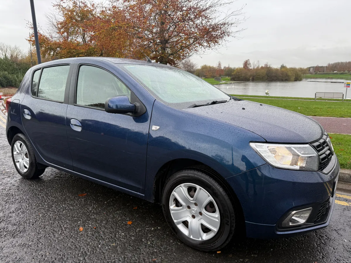 SIGNATURE MODEL LOW MILEAGE - Image 1