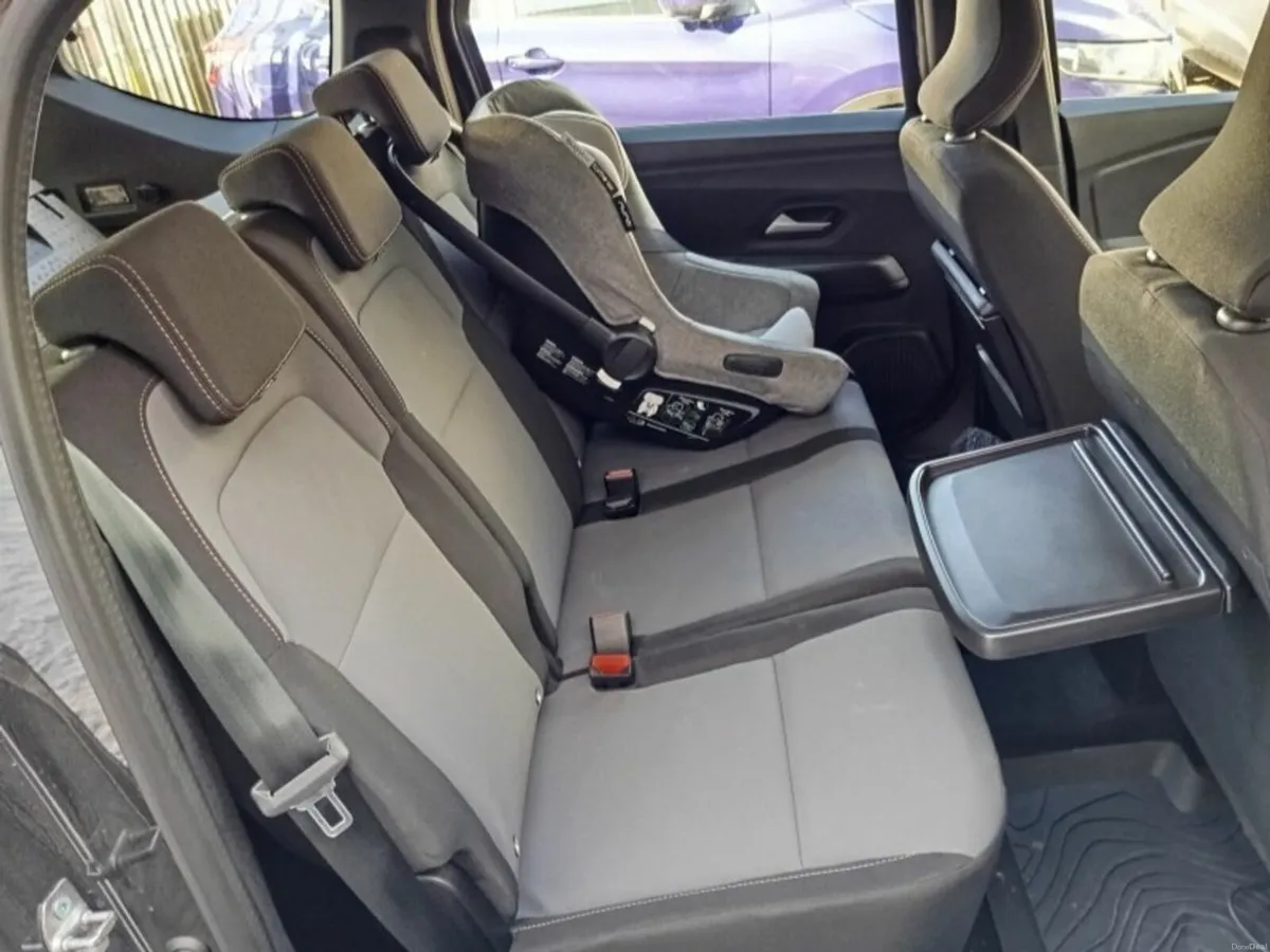 Dacia Jogger 7 SEATS TCe 110 Extreme SE - Image 4