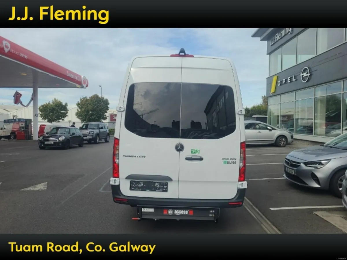 Mercedes-Benz Sprinter 19 Seater Bus Automatic 519 - Image 5