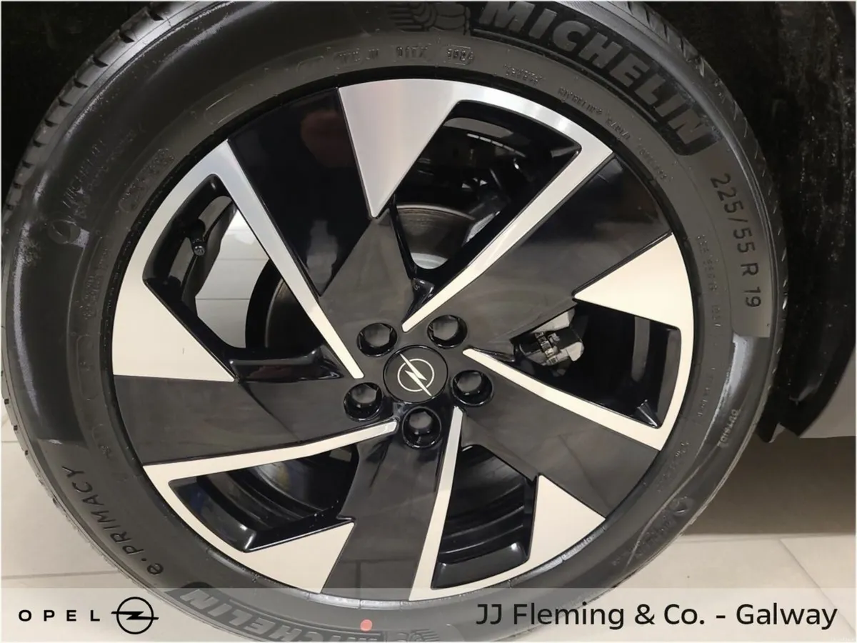 Opel Grandland X MHEV 1.2 PETROL AUTO - Image 6