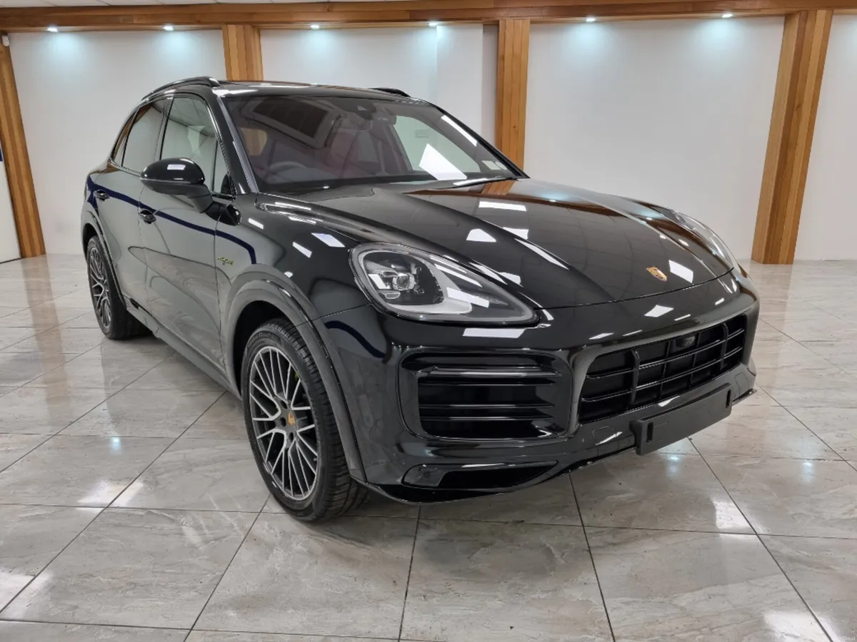 Porsche Cayenne ENORMOUS SPEC - Image 2