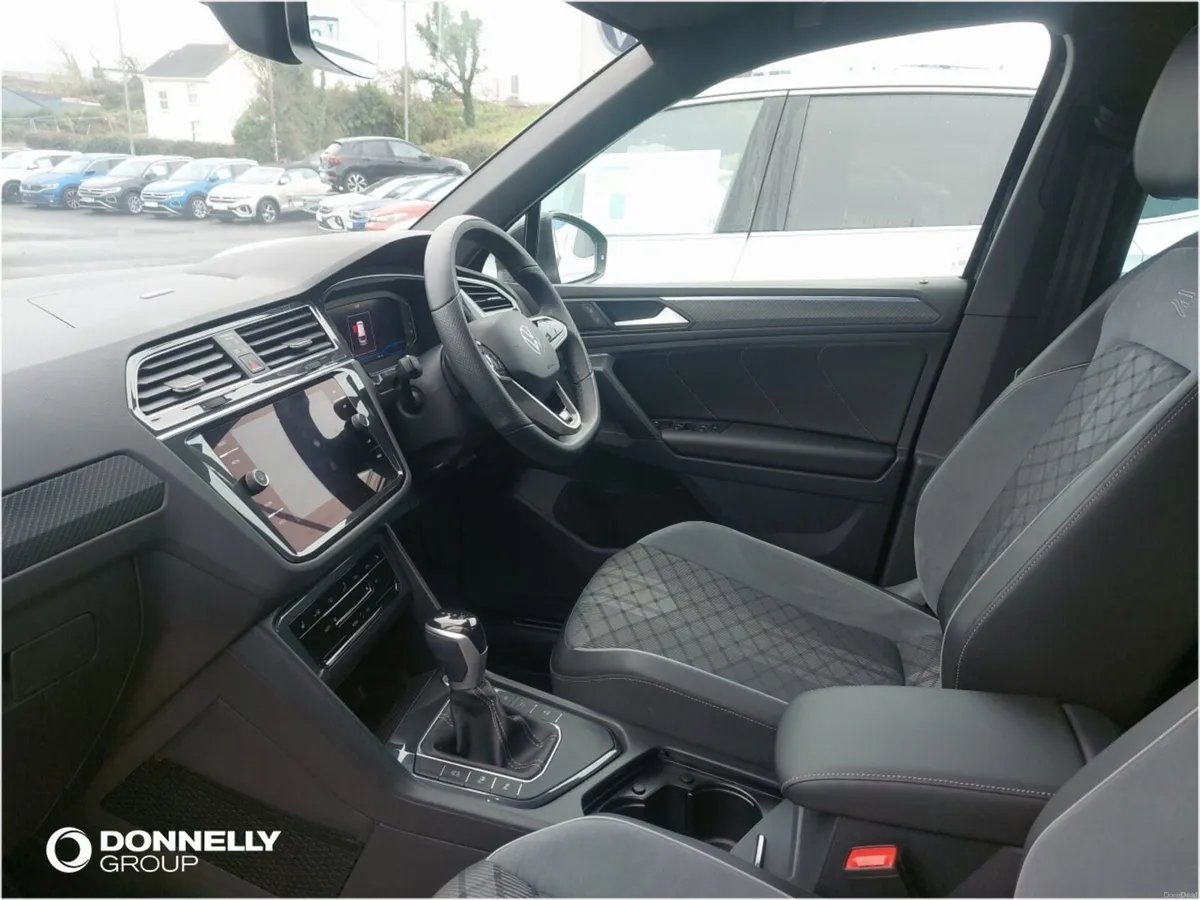 Volkswagen Tiguan Estate Special Edition R-Line Ed - Image 2