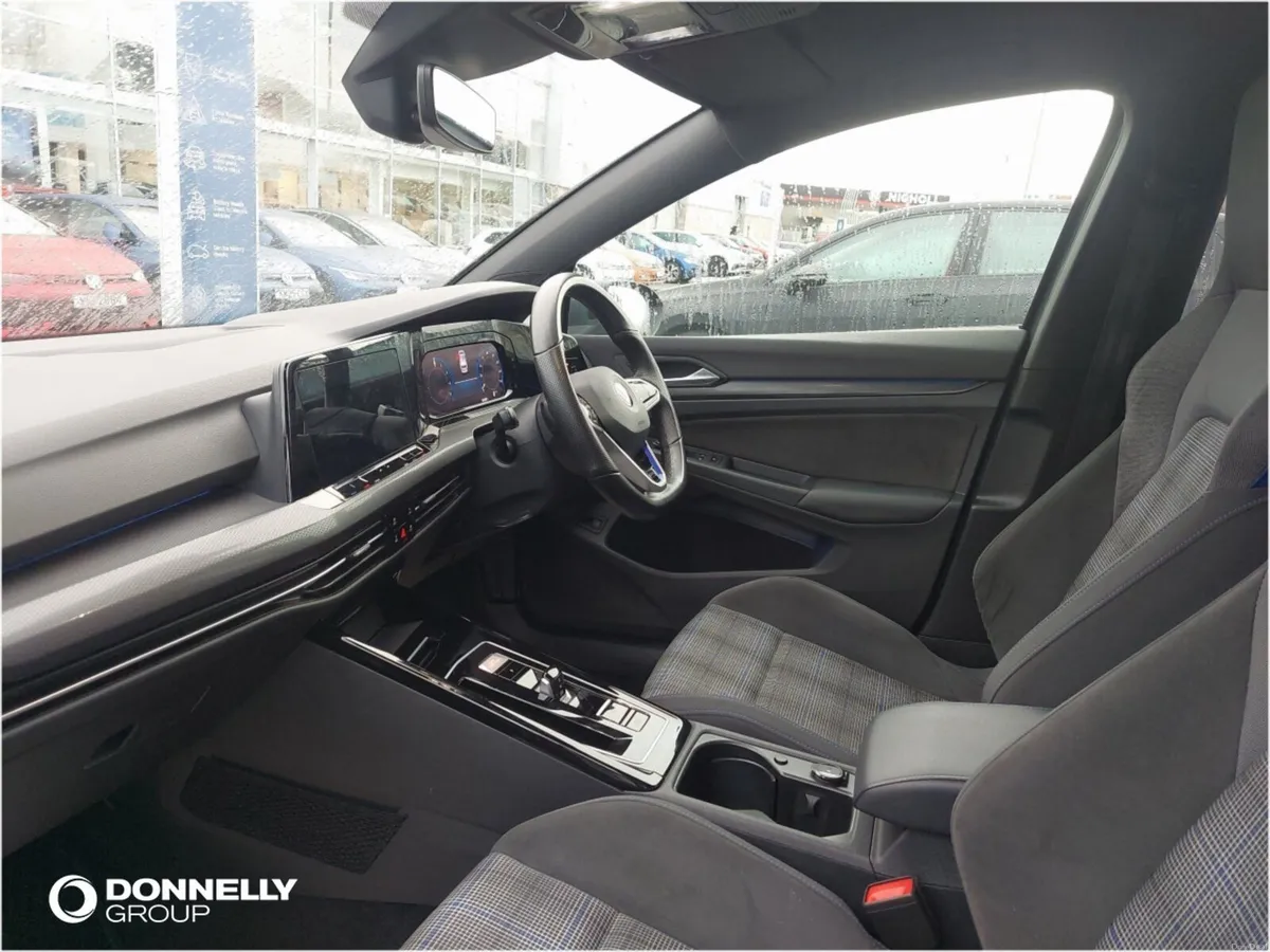 Volkswagen Golf Hatchback GTE - Image 2