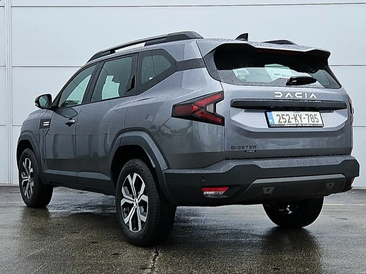 Dacia Bigster 1.8 L HEV 155 PS Expression - Image 3