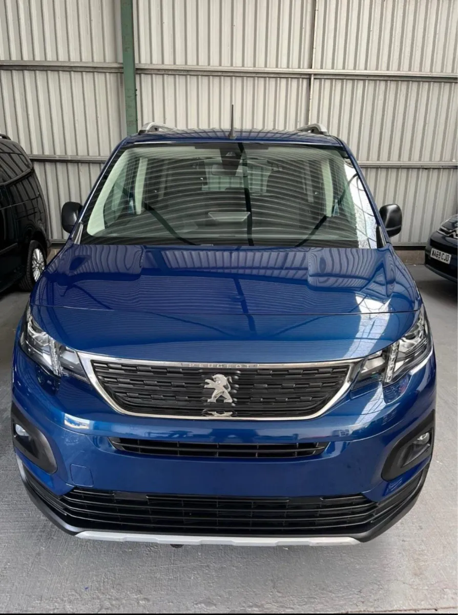 Peugeot  Rifter wheelchair taxi rent - Image 2