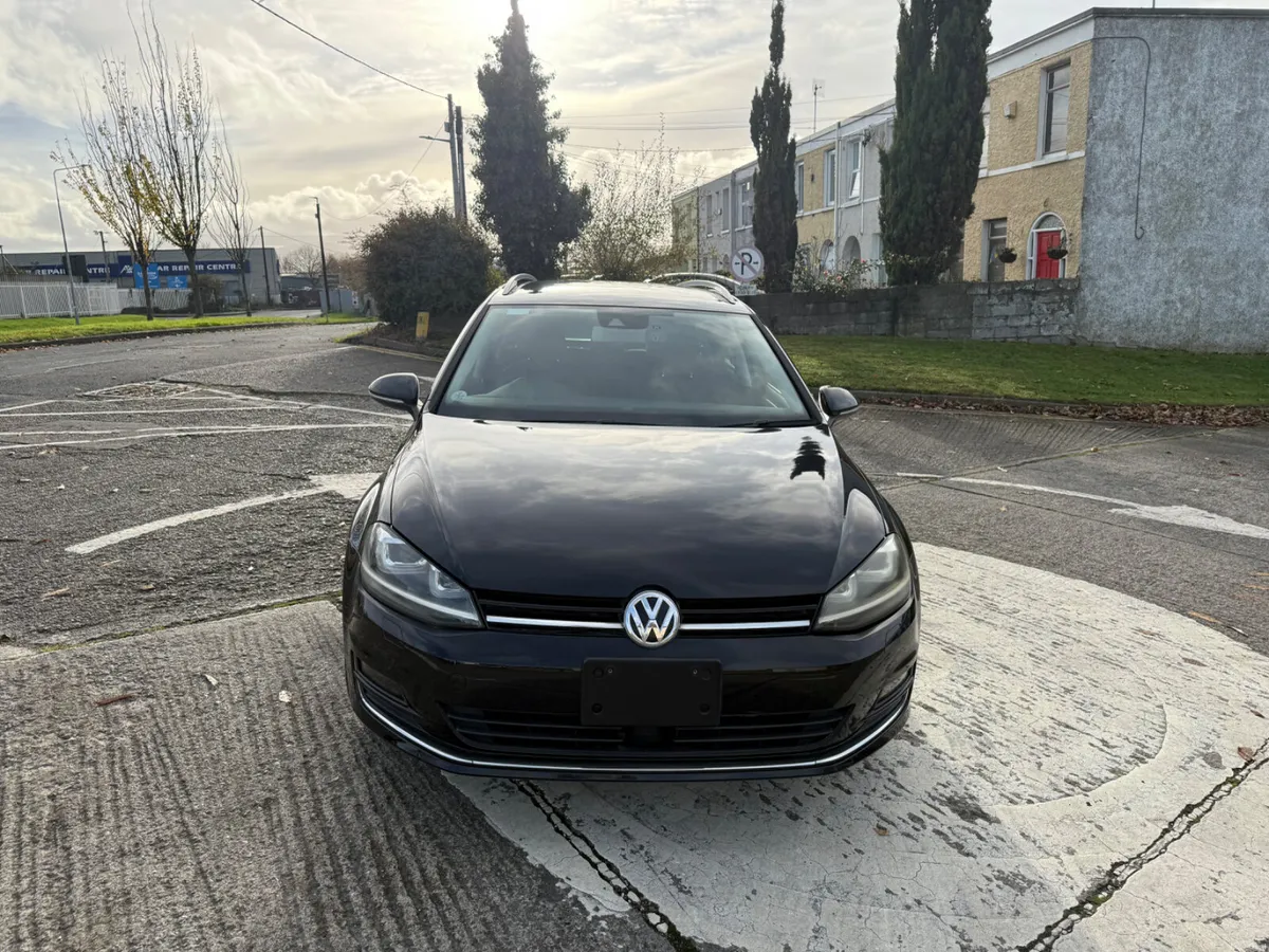 Volkswagen Golf Estate 2016 Auto 50,000 kms - Image 2
