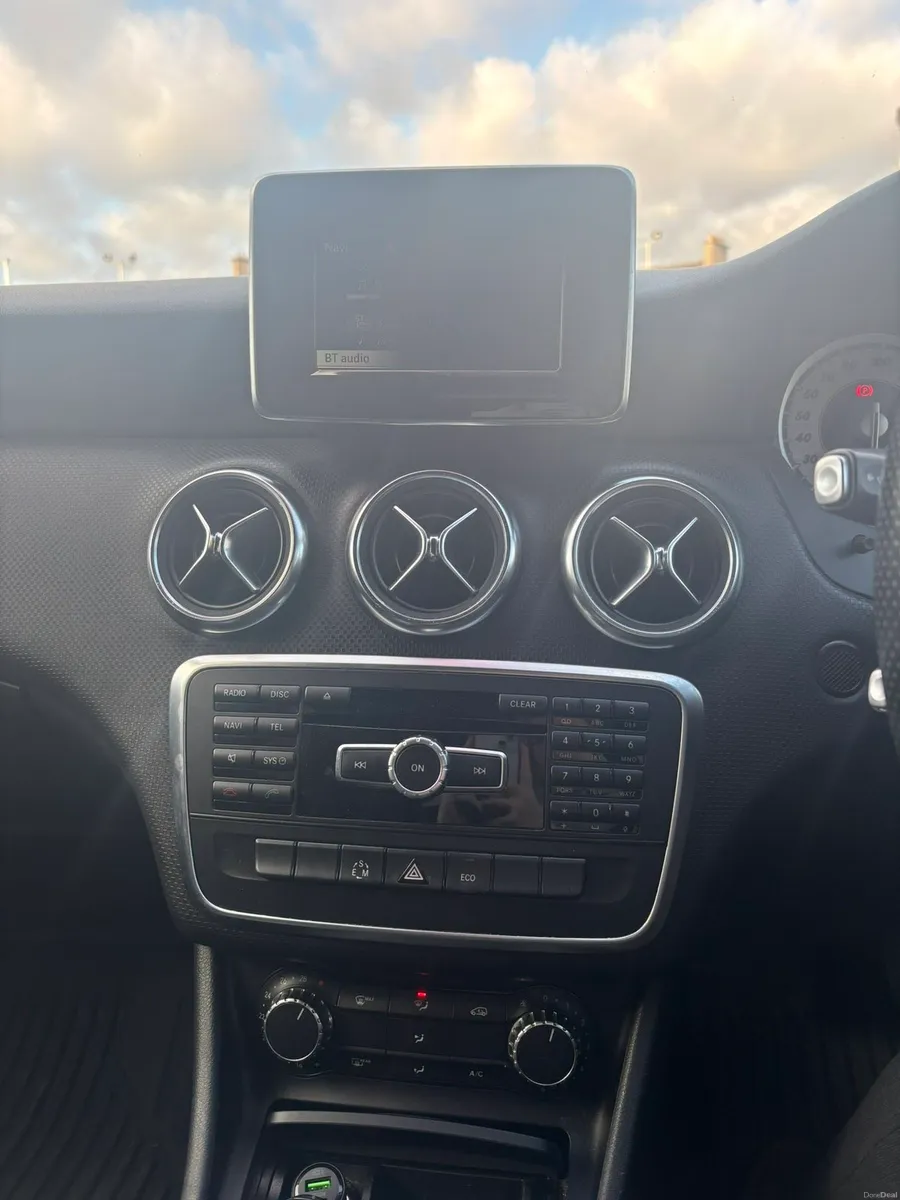 2014 Mercedes Benz A Class AUTOMATIC - Image 3