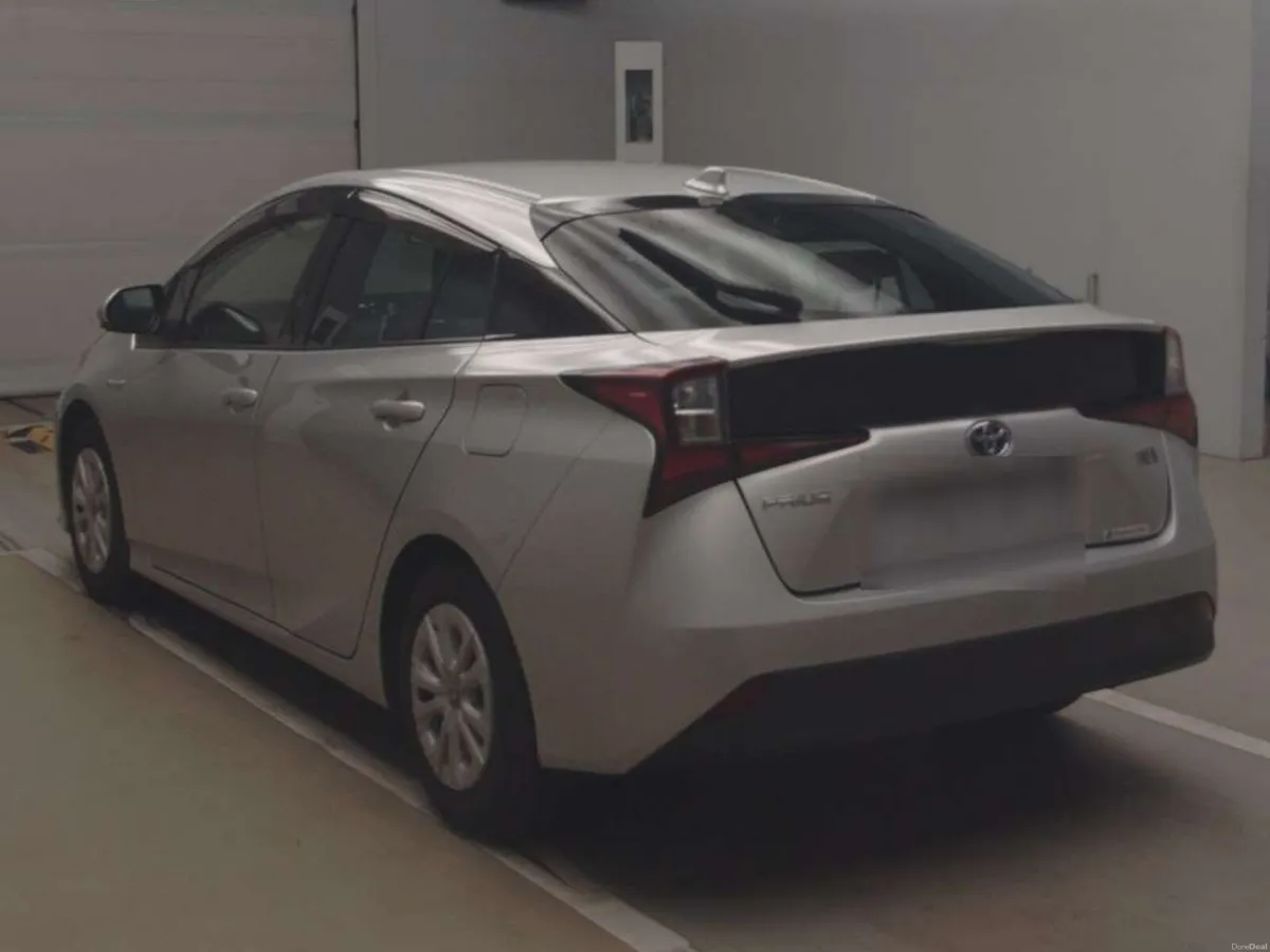 Toyota prius  2020 1.8 - Image 2
