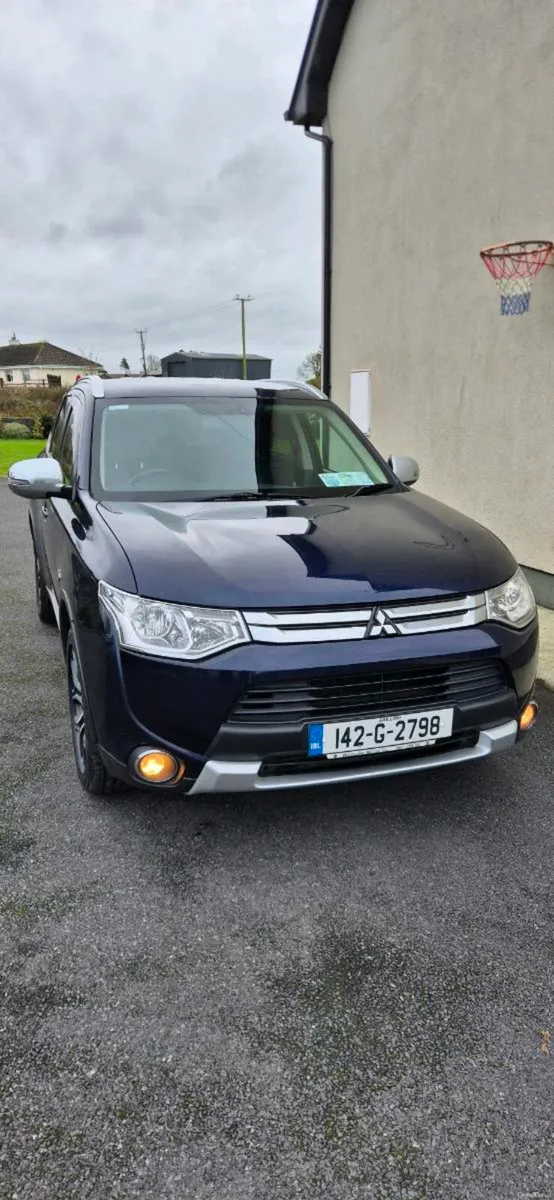 Mitsubishi Outlander - Image 1