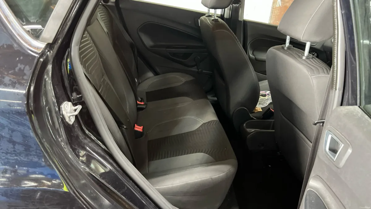 2014 Ford Fiesta TITANIUM 1.0 Petrol - Image 4