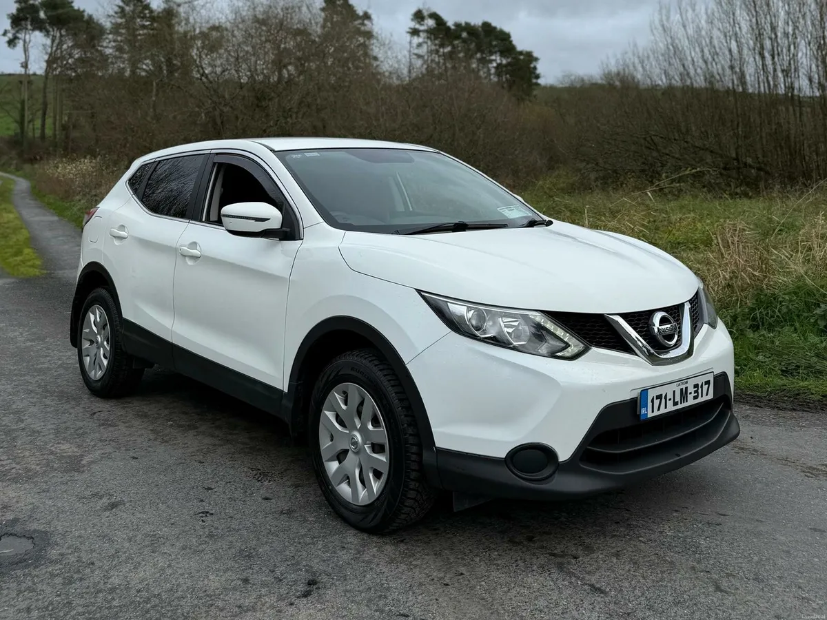 Beautiful Nissan Qashqai 2017 NCT and Tax - Image 3