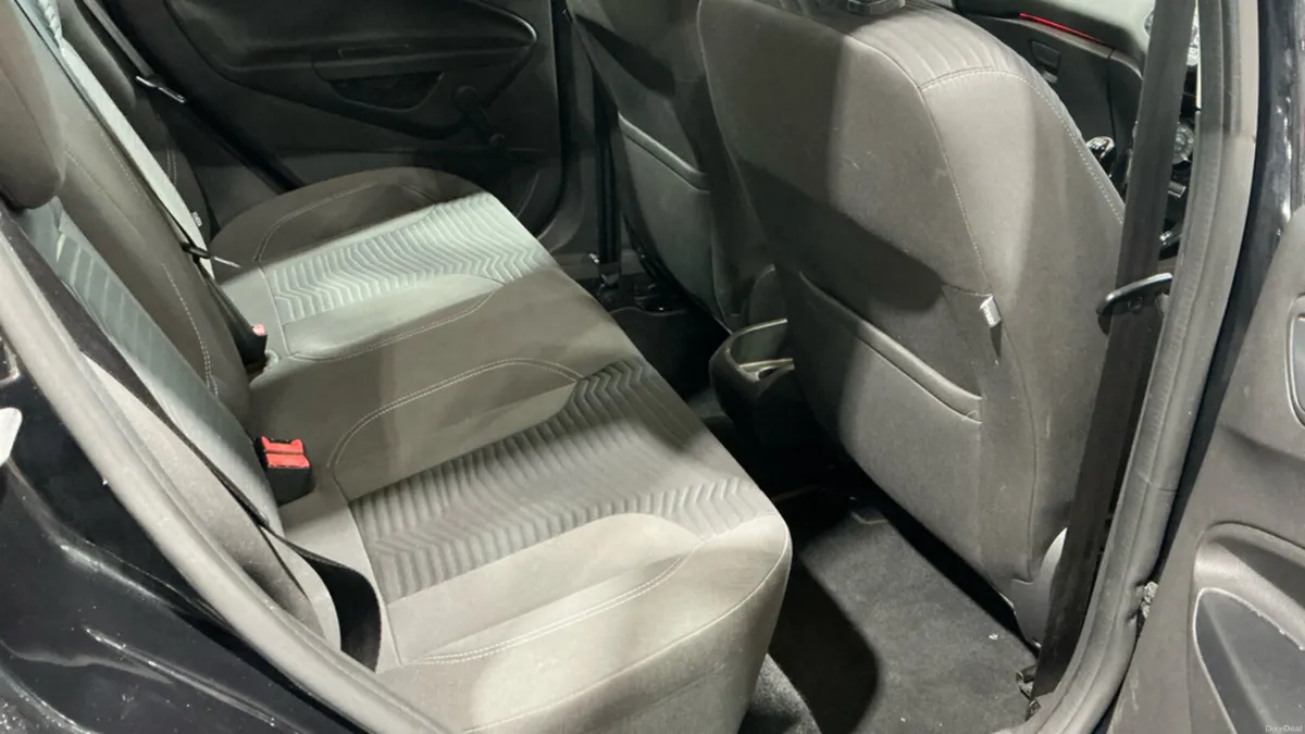 2016 Ford Fiesta 1.0 Petrol ZETEC - Image 4