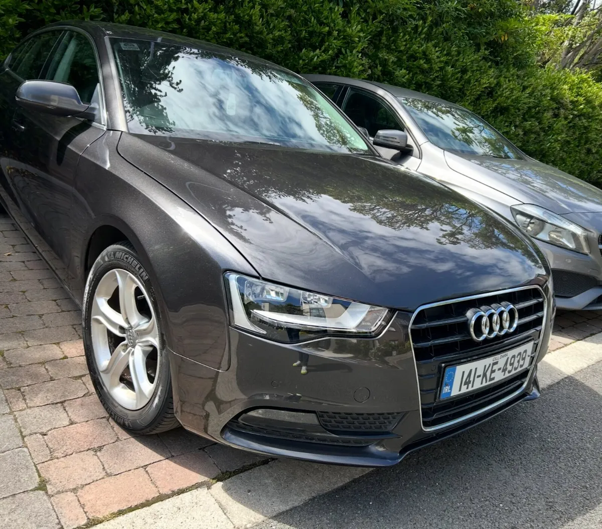 Audi A5 2014 Hatchback, Luxury Trim - Image 3