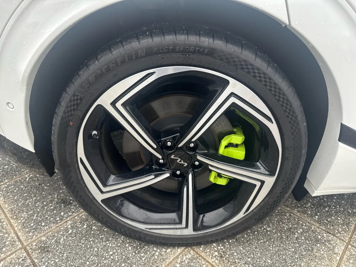 Kia EV6 GT MY23 5DR AUTO - Image 4