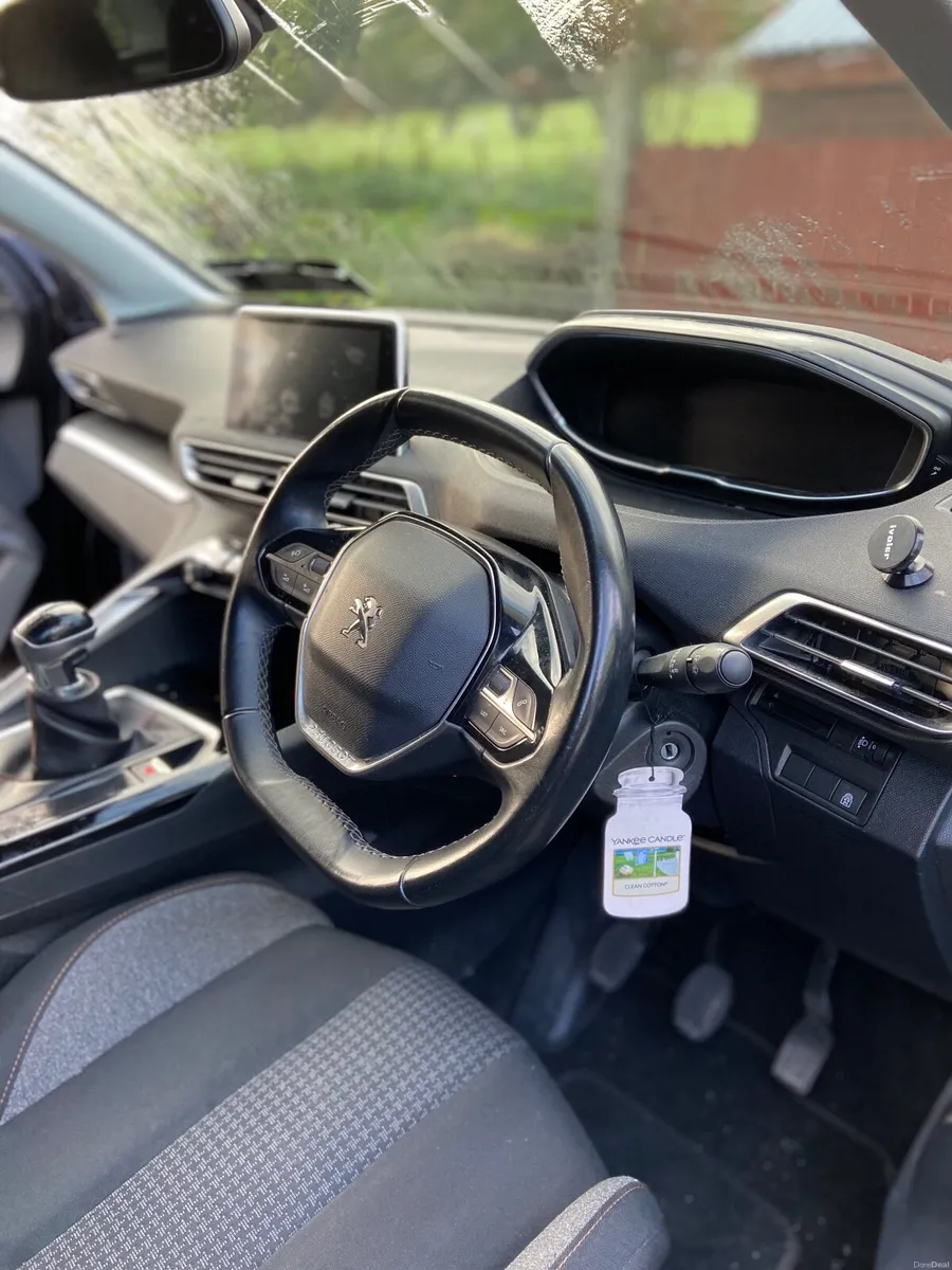 Peugeot 3008 2019 - Image 2